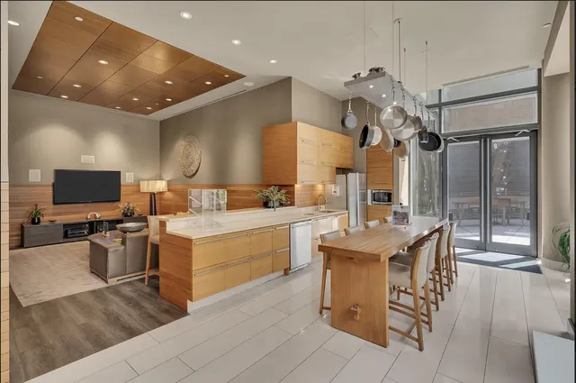 $8,695 | 9 West 31st Street, Unit PH2B | Midtown South