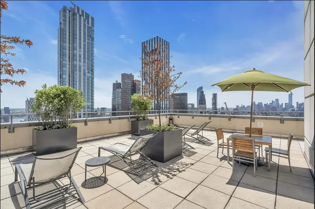 $8,695 | 9 West 31st Street, Unit PH2B | Midtown South