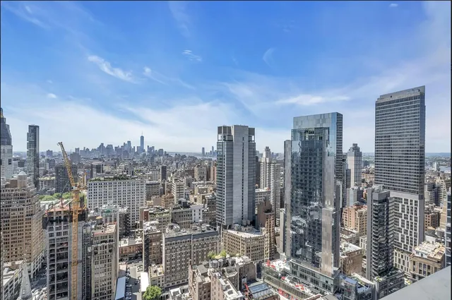 $8,695 | 9 West 31st Street, Unit PH2B | Midtown South