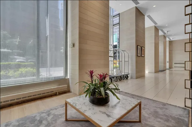 $8,695 | 9 West 31st Street, Unit PH2B | Midtown South