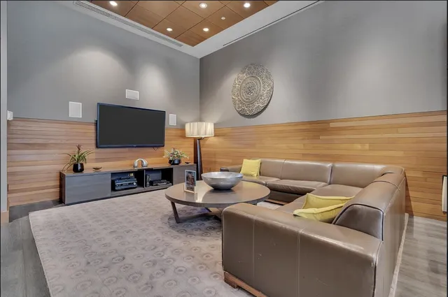 $8,695 | 9 West 31st Street, Unit PH2B | Midtown South