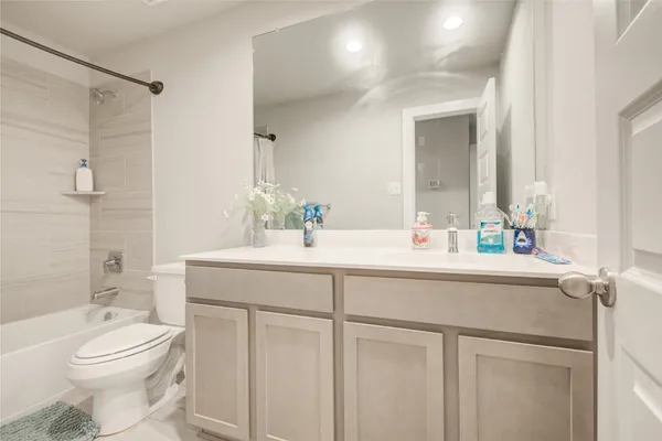 $384,900 | 22939 Aspen Vista Dr Spring, Spring, TX 77373