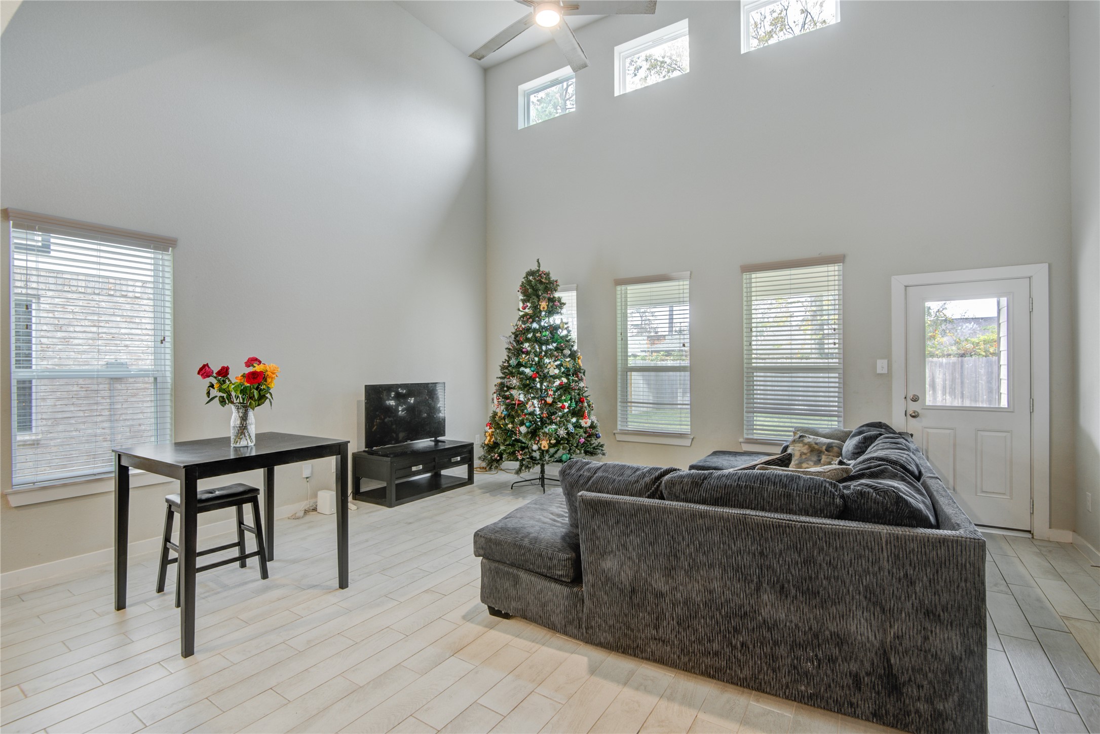 22939 Aspen Vista Dr Spring Spring, TX 77373 - Photo 7 of 39