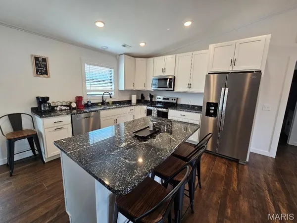 $719,000 | 235 Riverside Drive, Van Buren, MO 63965