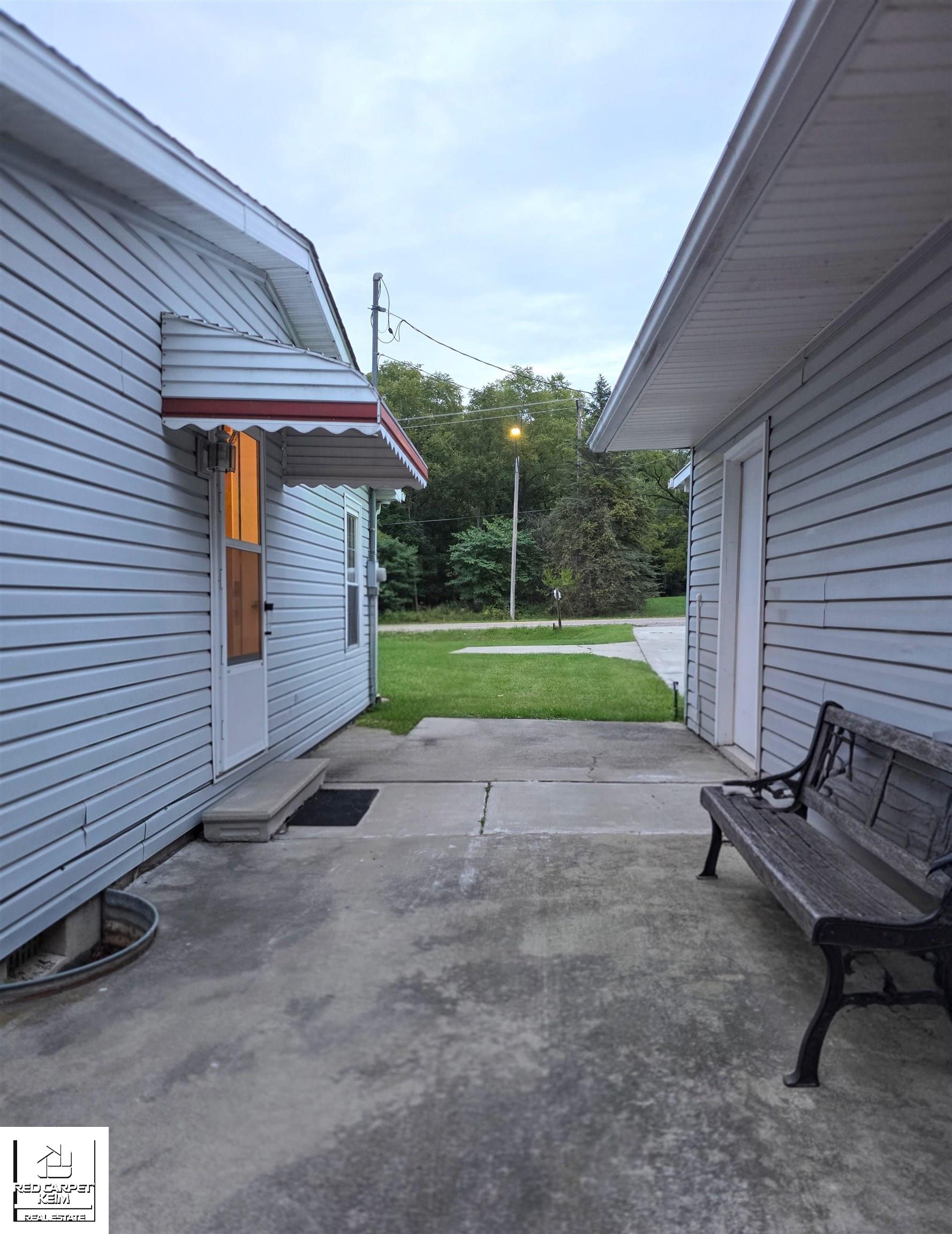 1370 South Graham Road Flint, MI 48532 - Photo 19 of 22 50222351-a5136bf1-3510-4f5b-a4e7-5bd35dbc2087.JPG