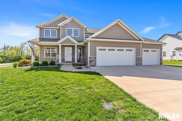 $449,900 | 1701 Spartan Drive, Chatham, IL 62629