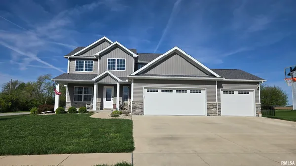 $449,900 | 1701 Spartan Drive, Chatham, IL 62629