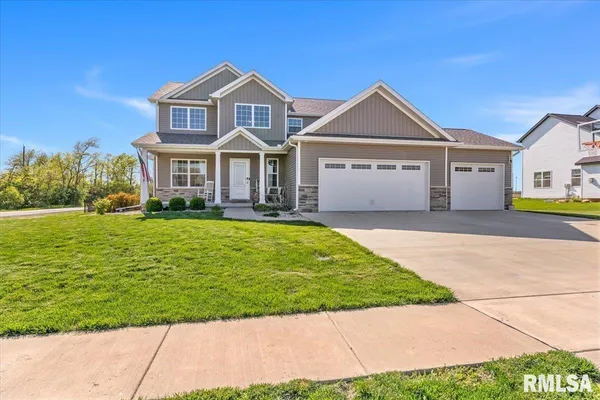 $449,900 | 1701 Spartan Drive, Chatham, IL 62629