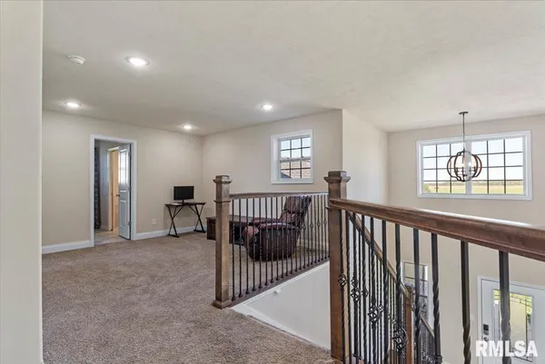 $449,900 | 1701 Spartan Drive, Chatham, IL 62629