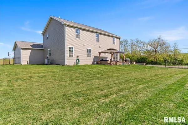 $449,900 | 1701 Spartan Drive, Chatham, IL 62629