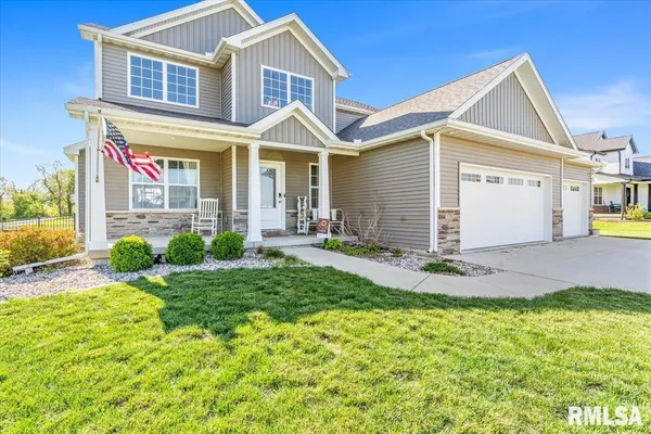 $449,900 | 1701 Spartan Drive, Chatham, IL 62629