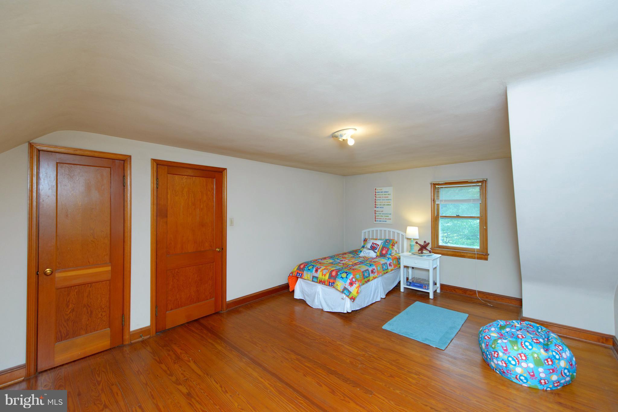 1937 Severn Grove Road Annapolis, MD 21401 - Photo 19 of 30 Spacious second bedroom with dormer