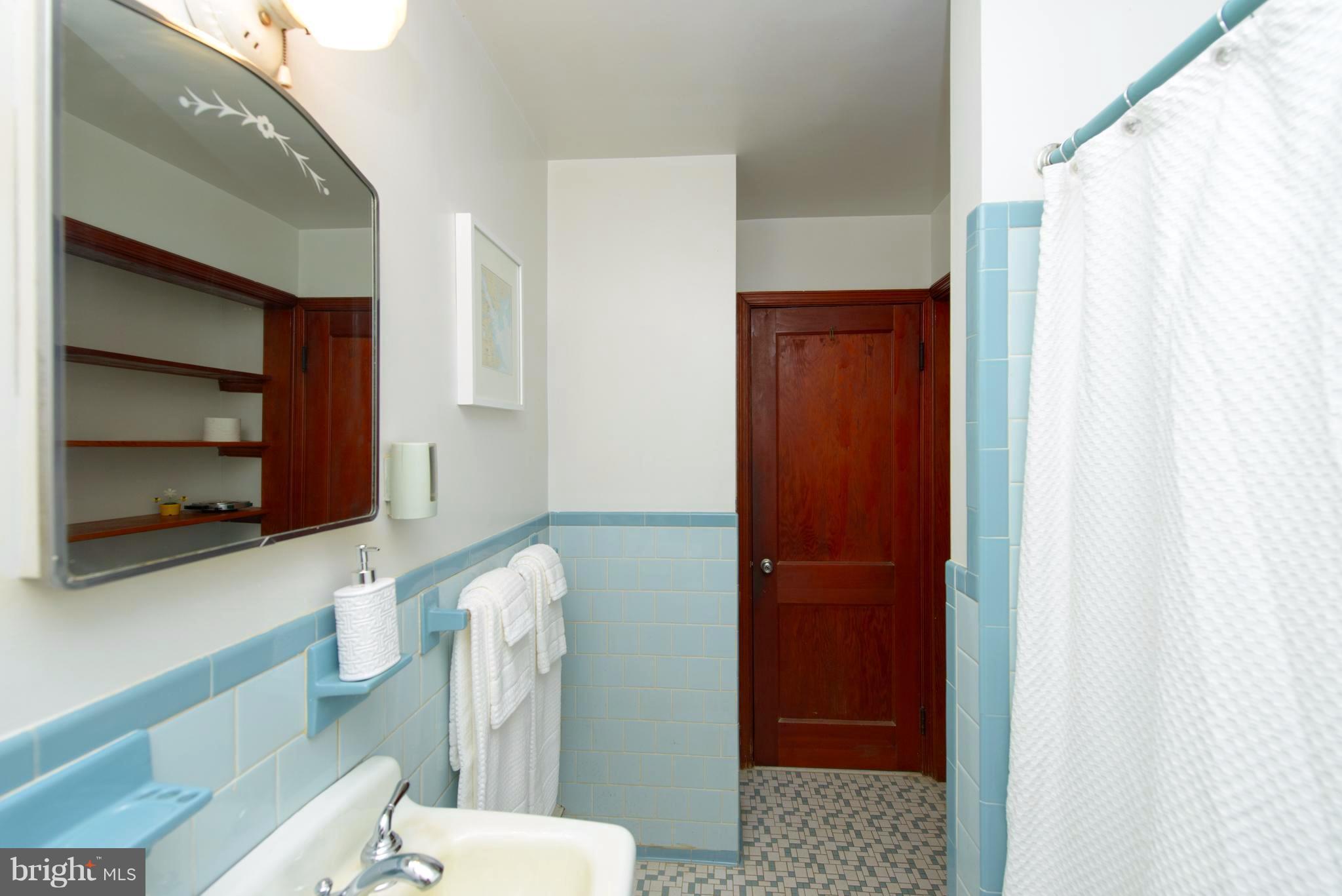 1937 Severn Grove Road Annapolis, MD 21401 - Photo 25 of 30 Full bath
