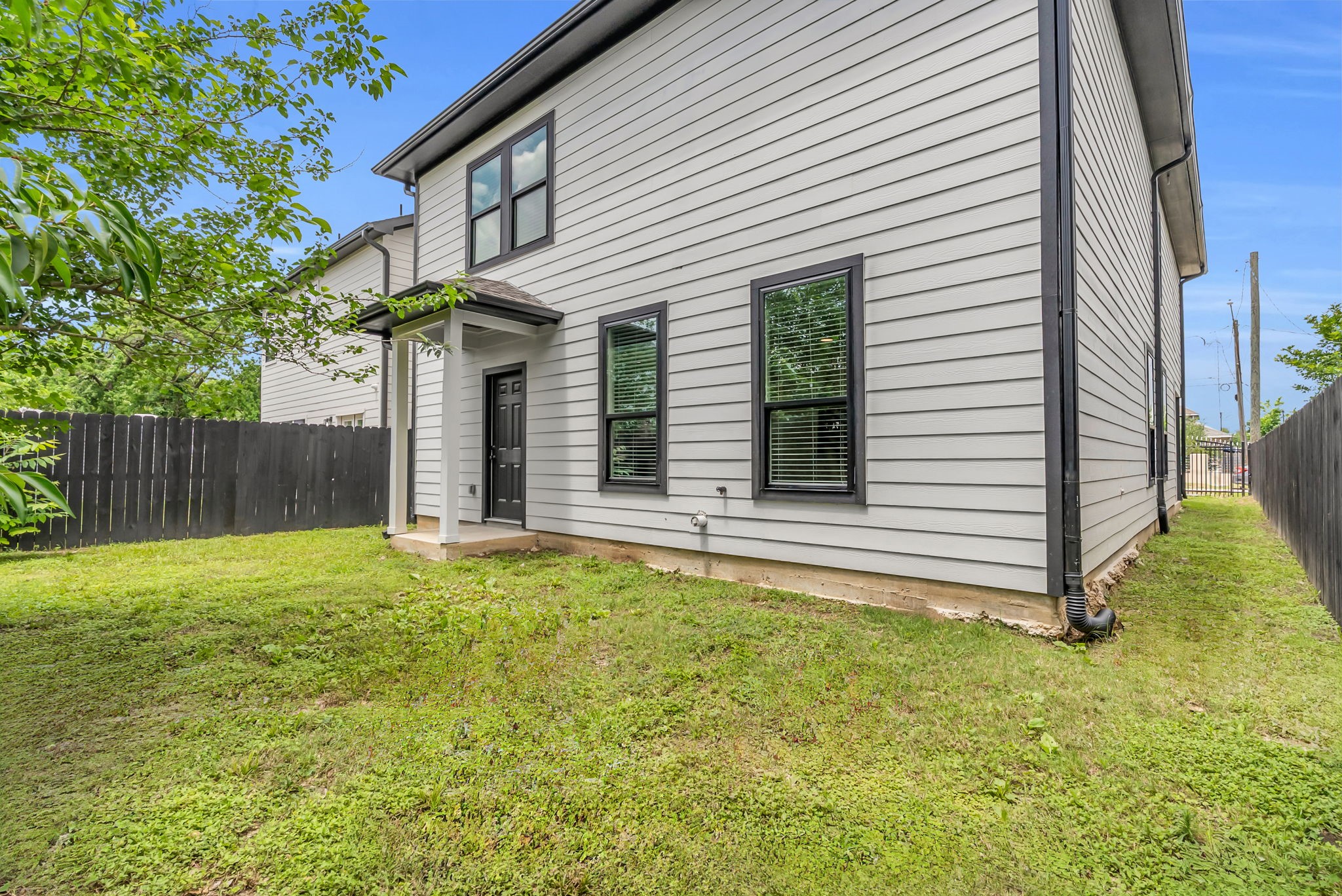 8136 Chateau Street Houston, TX 77028 - Photo 44 of 46 Patio