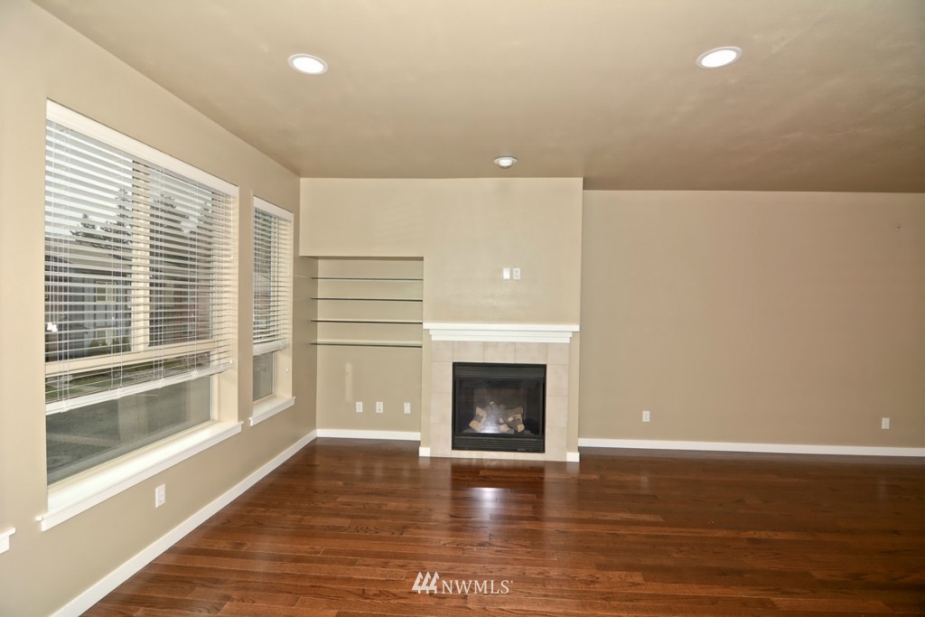 16412 2nd Avenue Southeast Bothell, WA 98012 - Photo 10 of 20 Gallery Image 10