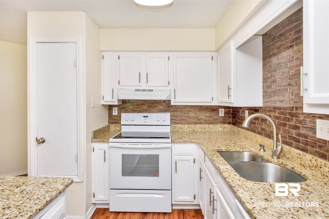 5608 Cottage Hill Road, Unit 214 Mobile, AL 36609 - Photo 9 of 31