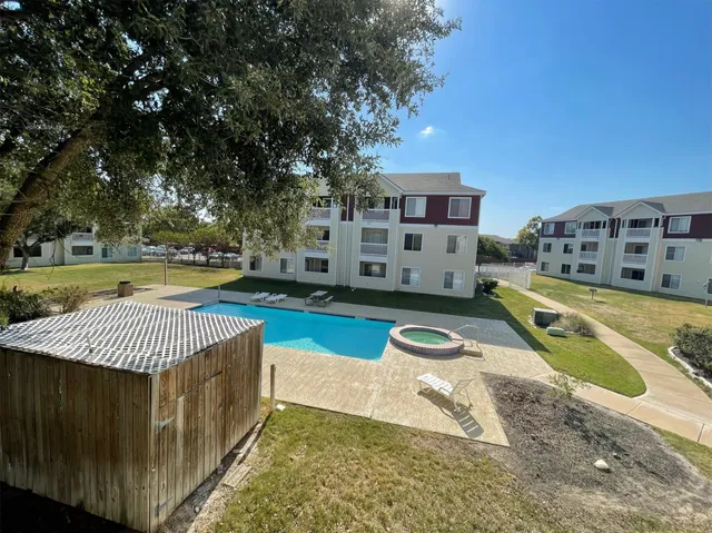 $229,000 | 521 Southwest Parkway, Unit 204, College Station, TX 77840