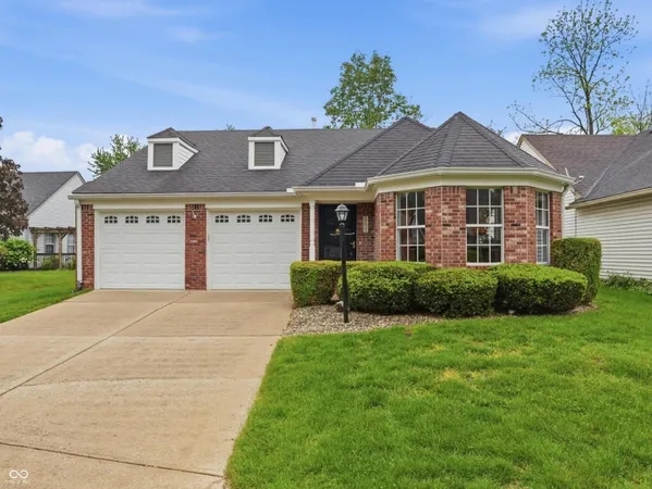 $290,000 | 9652 Pine Ridge E Drive, Fishers, IN 46038