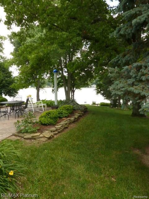 2979 Rubbins Road Howell, MI 48843 - Photo 13 of 17 P1040191.jpg