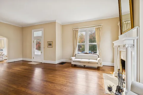 $3,250,000 | 215 4th Avenue South, Franklin, TN 37064