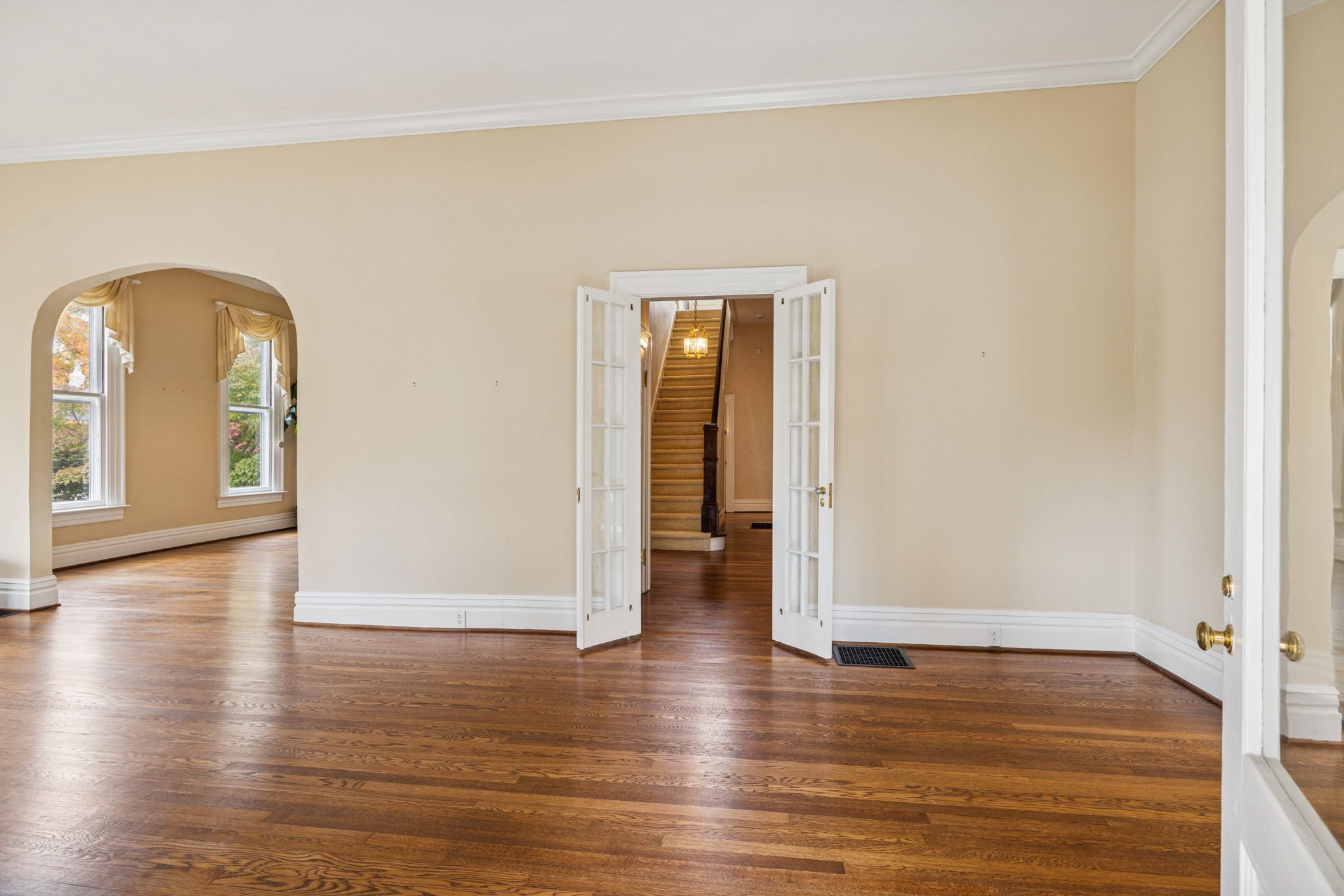 215 4th Avenue South Franklin, TN 37064 - Photo 4 of 86 a view of livingroom with hardwood floor and hallway