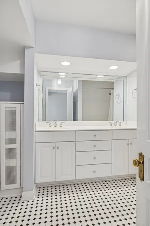 $3,250,000 | 215 4th Avenue South, Franklin, TN 37064