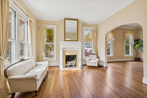 $3,250,000 | 215 4th Avenue South, Franklin, TN 37064