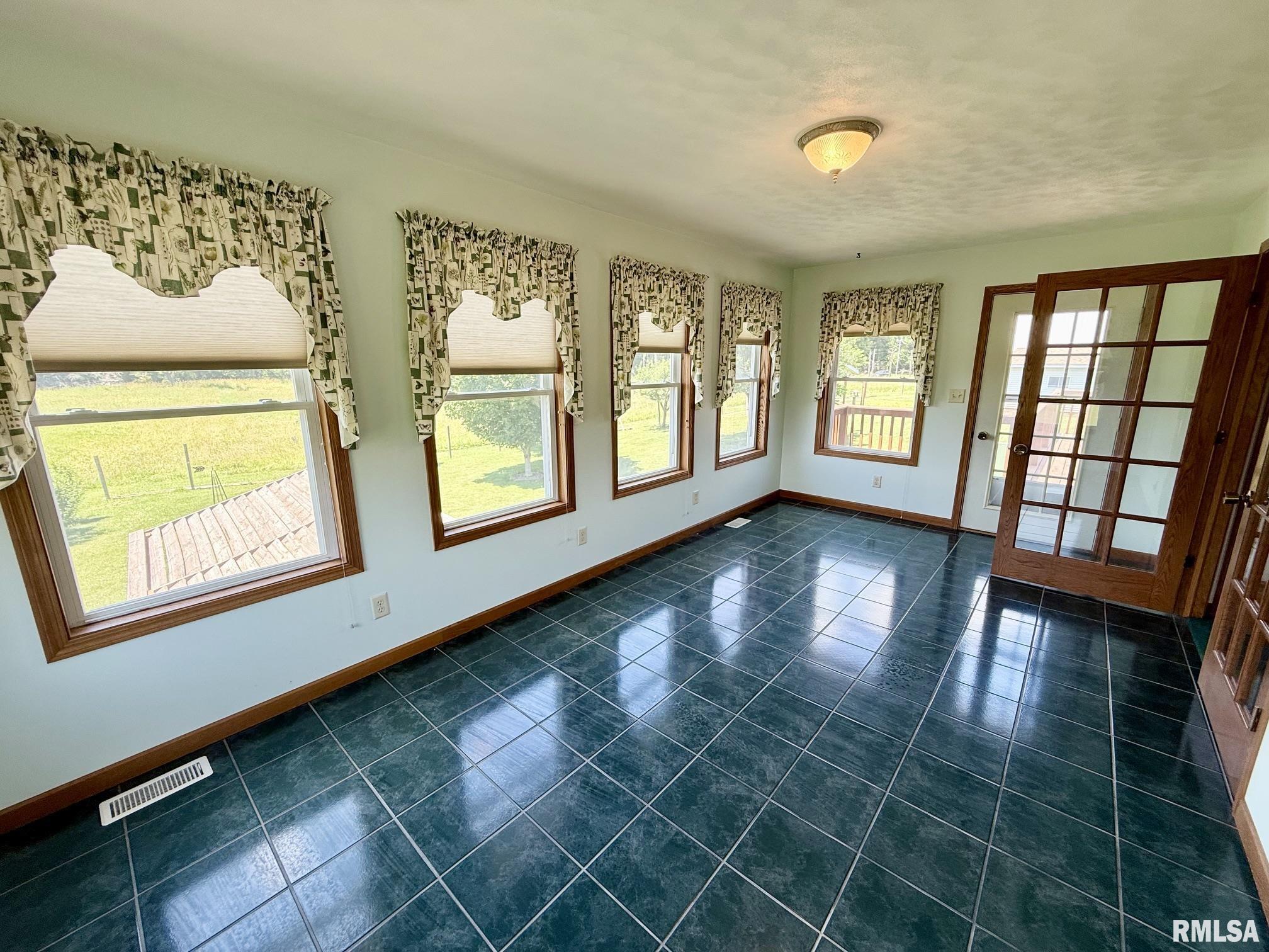 24822 Brookwood Hills Road Athens, IL 62613 - Photo 23 of 58