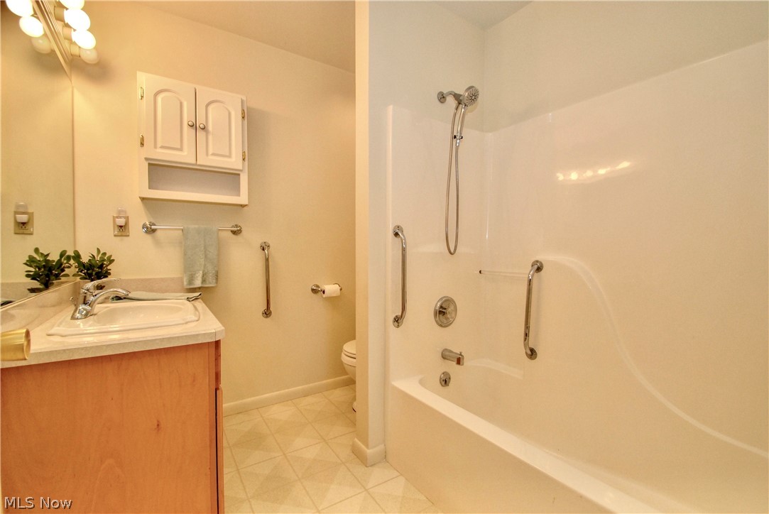 38036 Ridge Road Willoughby, OH 44094 - Photo 24 of 31