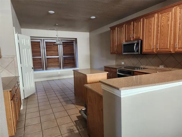 $3,200 | 10415 Mateo Trail, Irving, TX 75063