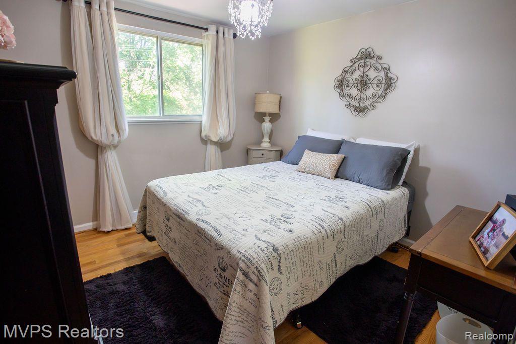 1596 Kingsmere Circle Rochester, MI 48309 - Photo 12 of 24 Gallery Image 12