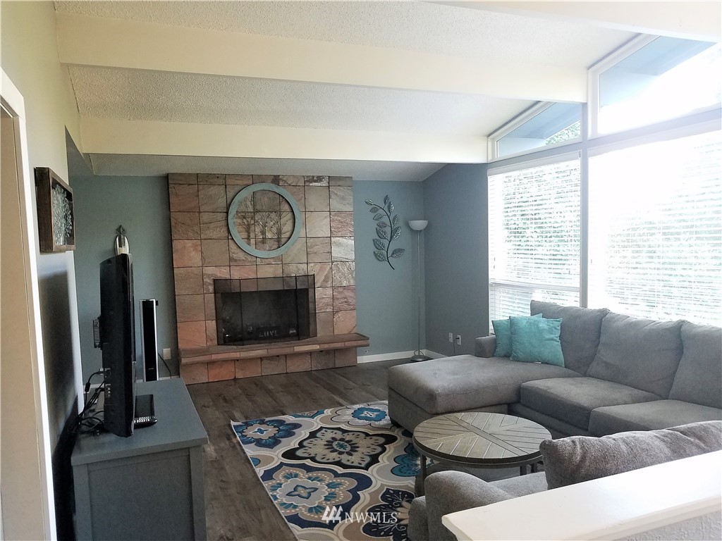 22814 Atlas Road Bothell, WA 98021 - Photo 3 of 16