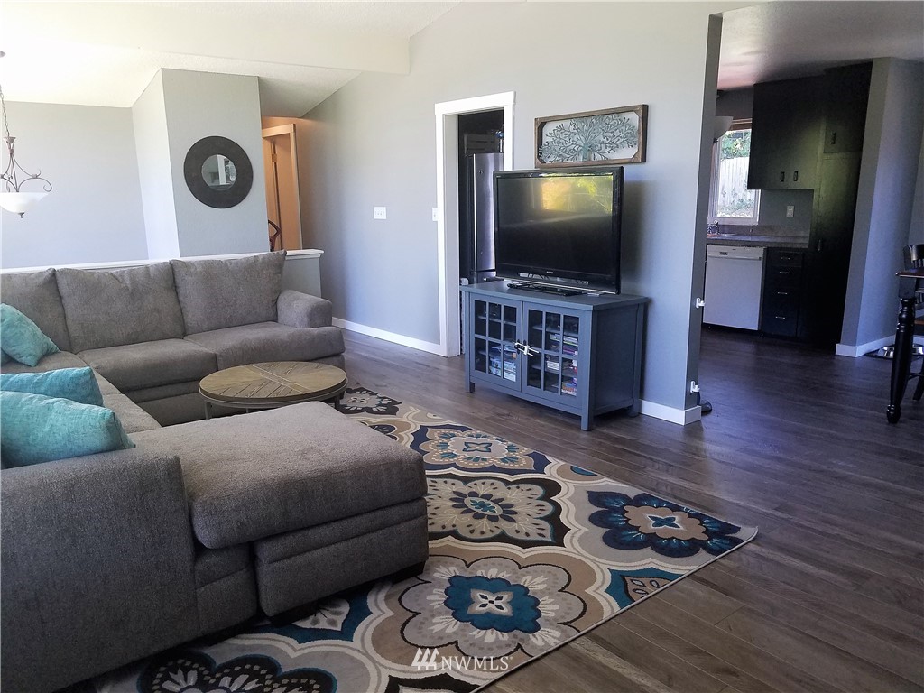 22814 Atlas Road Bothell, WA 98021 - Photo 5 of 16