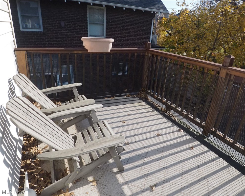 3060 Yorkshire Road Cleveland, OH 44118 - Photo 26 of 35 View of wooden deck