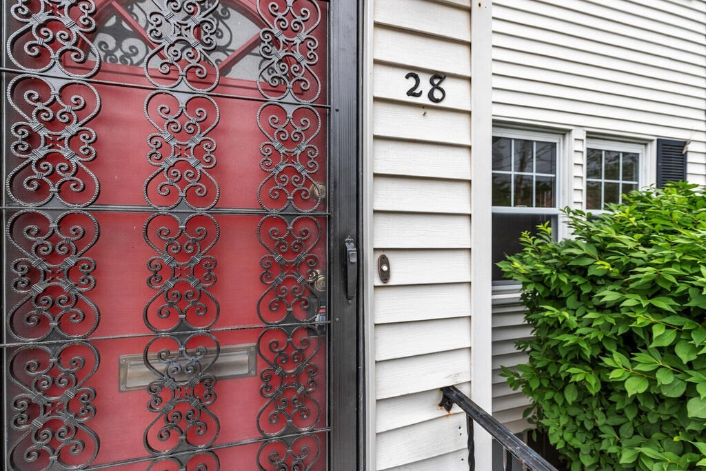 28 Regent Road Malden, MA 02148 - Photo 4 of 30 Gallery Image 4