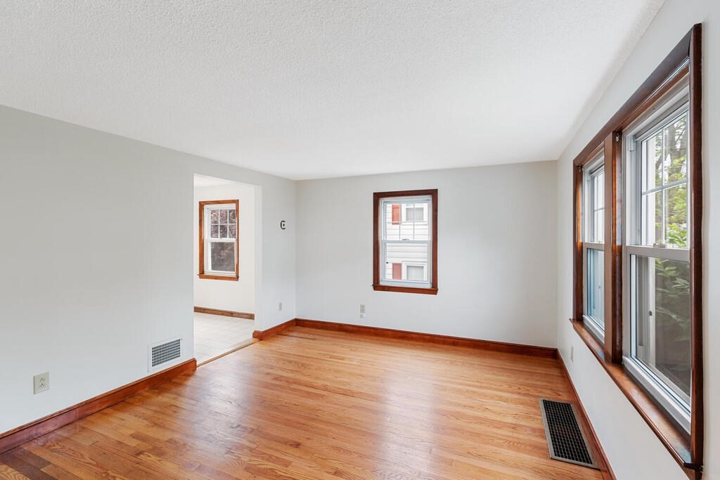 28 Regent Road Malden, MA 02148 - Photo 6 of 30 Gallery Image 6
