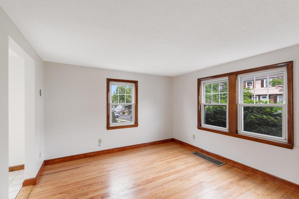 28 Regent Road Malden, MA 02148 - Photo 7 of 30 Gallery Image 7