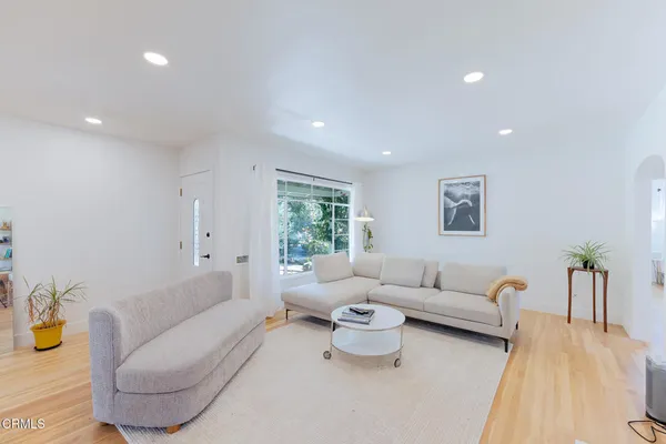$4,950 | 309 Agnus Drive, Ventura, CA 93003