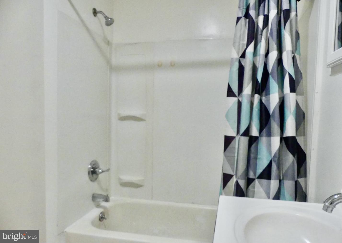 1048 South Manor Road Coatesville, PA 19320 - Photo 23 of 49 1046 Manor