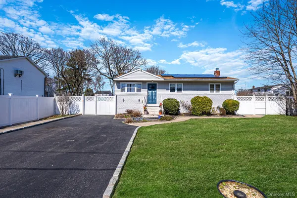 $649,990 | 23 McKinley Street, Brentwood, NY 11717