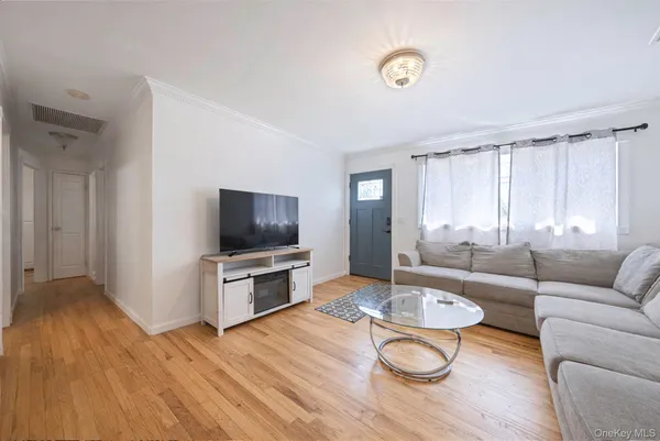 $649,990 | 23 McKinley Street, Brentwood, NY 11717