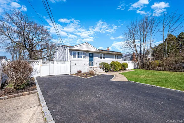 $649,990 | 23 McKinley Street, Brentwood, NY 11717