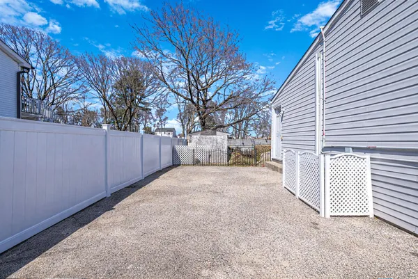 $649,990 | 23 McKinley Street, Brentwood, NY 11717