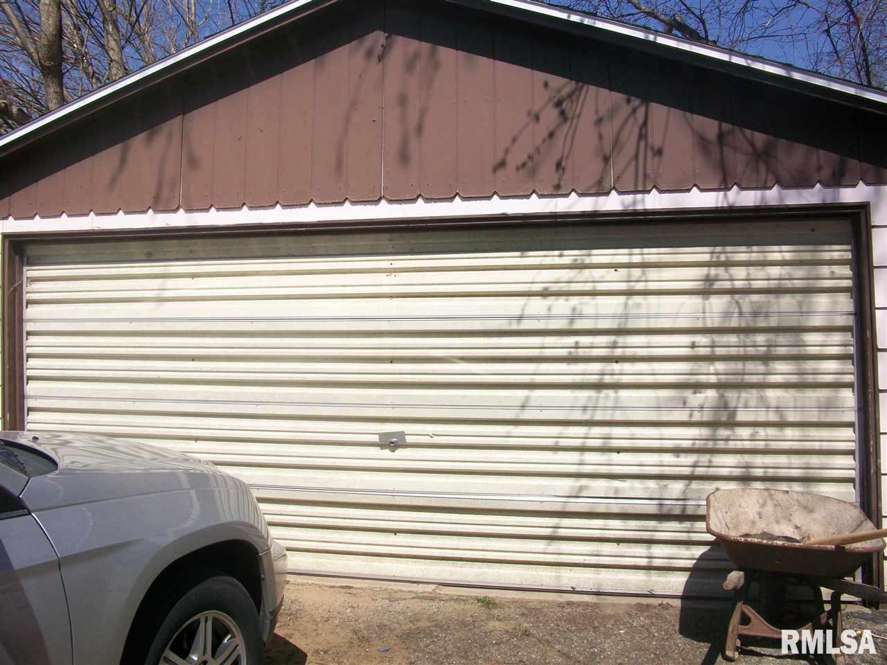 465 West Maple Street Canton, IL 61520 - Photo 27 of 31 Gallery Image 27