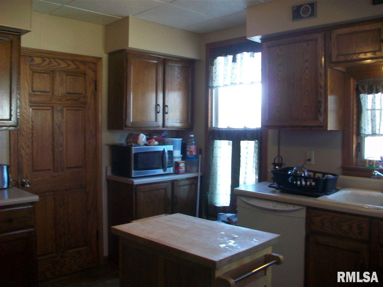 465 West Maple Street Canton, IL 61520 - Photo 5 of 31 Gallery Image 5