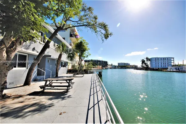 $1,750 | 8260 Byron Avenue, Unit 3, Miami Beach, FL 33141