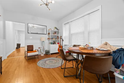 $699,000 | 5039 West Cullom Avenue, Chicago, IL 60641