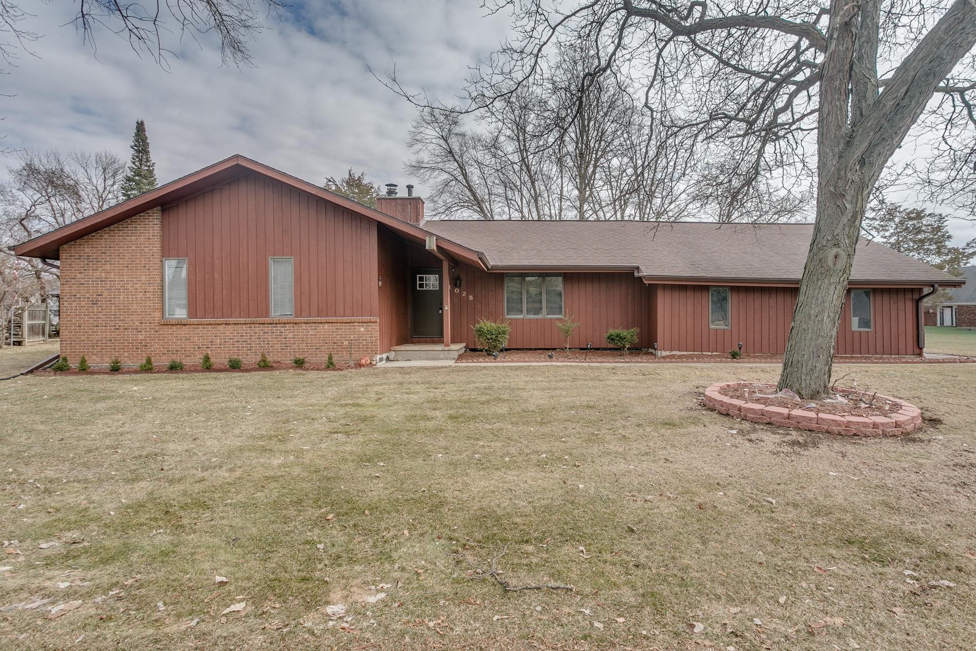 1025 Greendale Court Menasha, WI 54952 - Photo 1 of 1