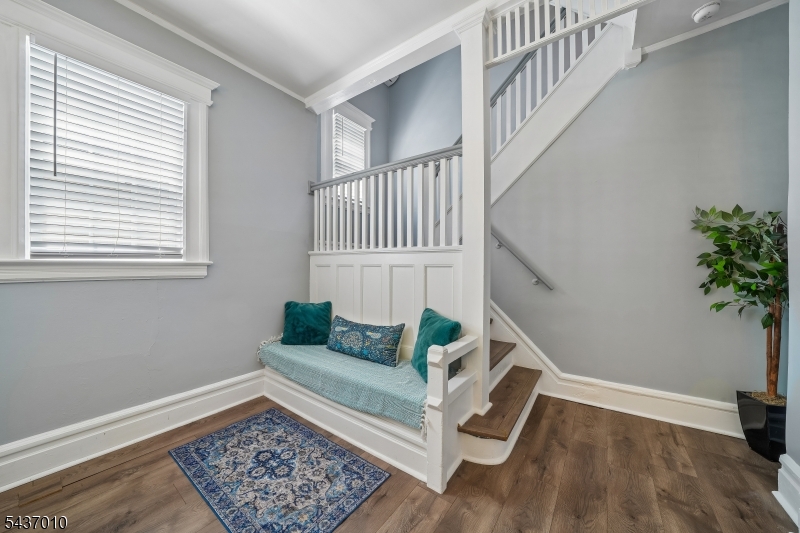 14 Grove Terrace Montclair, NJ 07042 - Photo 4 of 37