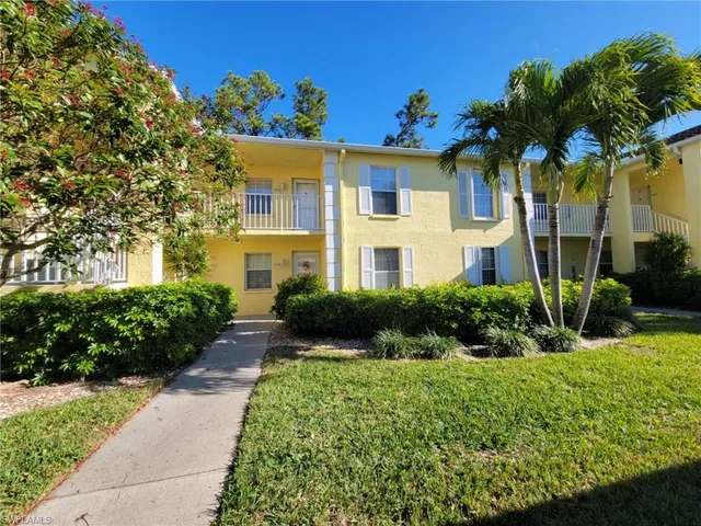 $234,900 | 2618 Kings Lake Boulevard, Unit 2202, Naples, FL 34112